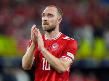 deportes/futbol/20260607/nuevo-susto-christian-eriksen-vuelve-desplomar-suspende-partido-dinamarca_426153