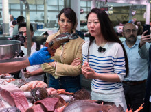 espana/andalucia/20260608/dos-periodistas-chinas-muestran-almeria-millones-usuarios-traves-redes-sociales_426227