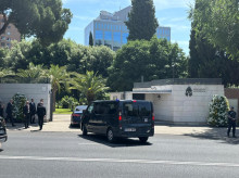 espana/20260608/sanchez-dimision-gritos-abucheos-paso-nunciatura-apostolica-recibido-papa_426231