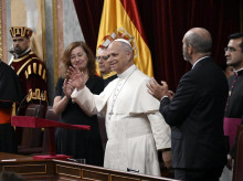 espana/20260608/ovacion-larga-himno-nacional-breve-durante-visita-papa-congreso-diputados_426325