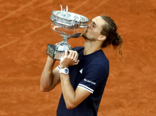 deportes/tenis/20260608/asi-queda-ranking-atp-triunfo-zverev-roland-garros-puesto-alcaraz-clasificacion-general-cns_426339