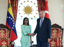 internacional/20260608/delcy-rodriguez-reune-presidente-turquia-estambul_426561