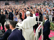 religion/iglesia/20260608/nada-turbe-nada-espante-rugido-leon-xiv-ante-emocionada-multitud-70000-personas-bernabeu_426560