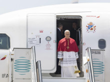 religion/20260609/papa-leon-xiv-llega-barcelona-saludo-rapido-aeropuerto-pone-rumbo-catedral_426762