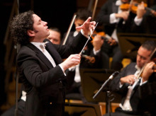 cultura/20260708/dudamel-convierte-despedida-filarmonica-concierto-solidario-terremotos-venezuela_437526