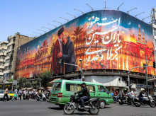 internacional/20261013/regimen-iran-limita-importacion-coches-destinar-divisas-productos-esenciales_469033