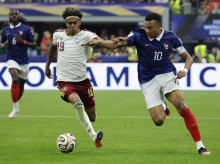deportes/futbol/20260908/mbappe-lamine-yamal-pasando-messi-pedri-fuera-conoce-30-nominados-balon-oro_456630