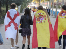 espana/andalucia/sevilla/20261020/vox-reclama-investigar-expulsion-artesano-mercado-sevilla-exhibir-cruz-borgona_471707