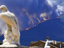 espana/castilla-y-leon/20260724/guardia-civil-detiene-persona-e-investiga-otra-causar-incendio-avila_443447