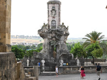 espana/la-voz-de-cordoba/cultura/20260727/cabildo-inicia-restauracion-triunfo-san-rafael-puerta-puente_443931
