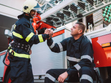 religion/20260727/oracion-recitan-bomberos-combate-contra-fuego_444032