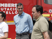 espana/comunidad-valenciana/20260727/sanchez-convierte-mitin-fugaz-visita-incendio-vall-duixo-gracias-no-extender-bulos_444076