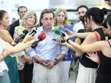 espana/madrid/20260729/almeida-pregunta-sanchez-prepara-terreno-garcia-ortiz-hermano-indulto-laura-borras_444835