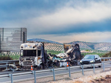 espana/castilla-la-mancha/20260731/muere-camionero-atrapado-volcar-e-incendiarse-vehiculo-chocar-contra-coche-parado-ap36_445529