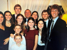 familia/20260802/familia-12-hermanos-mentor-grandes-fortunas-lecciones-leo-abadia-hijos-millonarios_445301