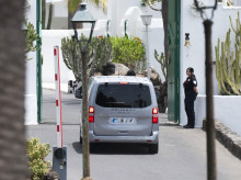 gente/20260801/sanchez-llega-lanzarote-falcon-queda-restringida-navegacion-frente-mareta_445984