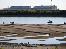 internacional/20260802/hungria-desconectara-central-nuclear-paks-debido-falta-agua-danubio_446137