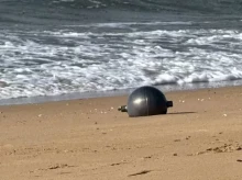 ciencia/20260816/son-seis-misteriosas-bolas-espaciales-encontradas-este-verano-playa-australia_446392