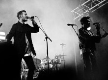 cultura/20260803/banda-massive-attack-detenida-singapur-ondear-bandera-palestina-concierto_446489