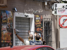 espana/comunidad-valenciana/20260806/asesinato-bar-colombiano-valencia-comandante-ensano-harold-esteban-tardo-tres-horas-llamar-policia_447225