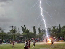 deportes/futbol/20260806/rayo-acaba-vida-futbolista-24-anos-durante-partido-tailandia_447351