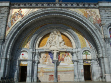 religion/20260806/sigue-polemica-rupnik-santuario-lourdes-cubrira-mosaicos-durante-visita-leon-xiv_447394