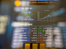 economia/20260806/ibex-35-aprieta-motores-sube-otro-062-hasta-rozar-20200-puntos_447482