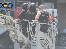 espana/comunidad-valenciana/20260807/policia-nacional-reduce-hombre-atrincherado-junto-madre-81-anos-valencia_447767
