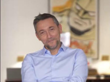 cine-tv-series/20260807/septima-nueva-television-pro-sanchez-presenta-javier-ruiz-minuto-despedirse-tve-sorpresa_447822