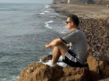 gente/20260808/bolanos-relaja-vacaciones-costa-plena-crisis-ceuta-dias-recargar-pilas_447897