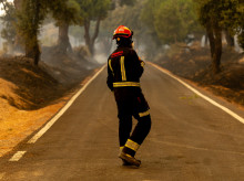 espana/madrid/20260809/madridenvia-cinco-dotaciones-terrestres-tres-helicopteros-incendios-segovia_448105