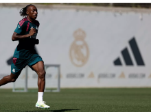 deportes/futbol/20260811/entrenador-hizo-debutar-diomande-primera-tiene-claro-levantara-bernabeu-desde-primer-dia_448463