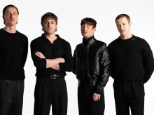 cine-tv-series/20260811/escena-nuevas-peliculas-beatles-abbey-road-80-extras-coches-epoca_448511