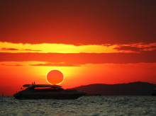 espana/cataluna/barcelona/20260812/reflexion-sacerdote-catalan-vivir-eclipse-desde-fe-victoria-luz-prevalece_448493