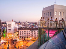 estilo-vida/restaurantes/20260812/mejores-terrazas-centro-madrid-ver-eclipse-coctel-mano_448627
