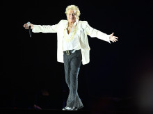 cultura/20260812/rod-stewart-81-anos-cancela-cuatro-semanas-conciertos-intervencion-rutinaria_448773