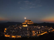 espana/comunidad-valenciana/20260813/asi-espectacular-eclipse-sobre-morella-pueblos-bonitos-espana_449021