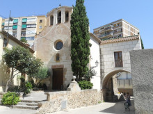 espana/cataluna/barcelona/20260814/ladrones-destrozan-iglesia-barcelona-roban-corona-estatua-virgen_449314