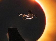espana/madrid/20260814/truco-mi-vida-skater-madrileno-danny-leon-logra-imagenes-vistas-eclipse-solar_449399