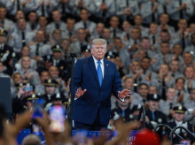 internacional/20260815/trump-dice-declarara-estrecho-ormuz-territorio-estados-unidos-derrotar-iran_449599