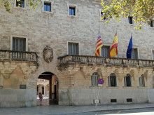 espana/baleares/20260923/piden-9-anos-carcel-expulsion-clan-argelino-asaltaba-comercios-mallorca-golpe-maza-216-kmh_461812