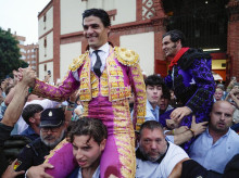 cultura/20260815/reaparece-morante-llena-plaza-gijon-deslumbra-bajo-orbayu_449731