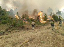 sociedad/sociedad-medio-ambiente/20260816/aragon-envia-alert-no-hagan-actividades-monte-oroel-huesca-ante-avance-incendio_449781