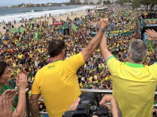 internacional/20260817/flavio-bolsonaro-reta-lula-da-silva-promete-llamar-terroristas-narcos-primer-mitin-campana_449940