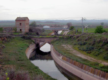 espana/cataluna/lerida/20260818/vuelca-coche-borracho-canal-lerida-abandona-amigo-herido-murio-poco-despues_450295