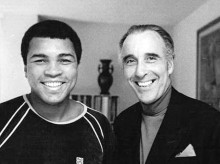 cine-tv-series/20260819/dia-muhammad-ali-le-dedico-combate-christopher-lee_450396