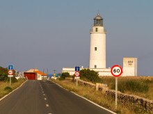 espana/baleares/20260819/alemana-uci-caer-desde-acantilado-15-metros-formentera_450550