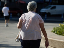espana/comunidad-valenciana/20260820/condenan-jubilada-devolver-3728-euros-pension-donarle-vivienda-hijo_451024