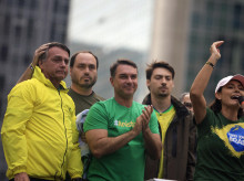 internacional/20260821/autorizan-dos-hijos-bolsonaro-visitarlo-siempre-no-aborden-temas-electorales_451371