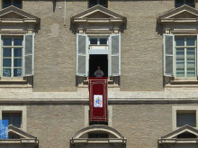 religion/vaticano/20260823/papa-pide-cristianos-vida-coherente-fe-no-convertir-religion-rutina_451563